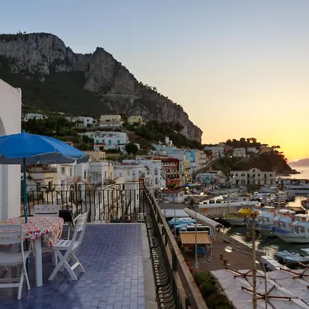 With A Sea View Appartamento Capri